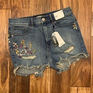 NWT - Express High Rise Shortie, size 4.